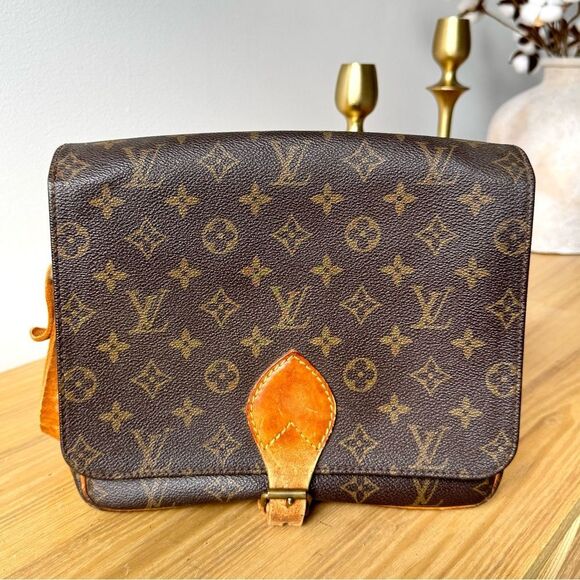 ✅AUTHENTIC✅LOUIS VUITTON CARTOUCHIERE GM - Picture 4 of 16